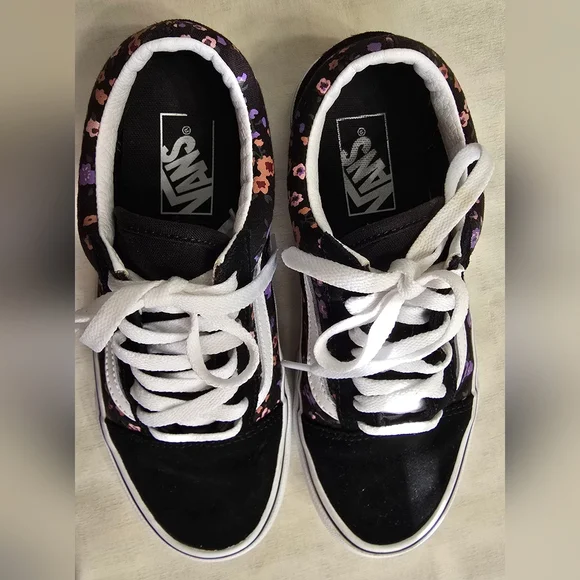 Vans Unisex Floral Black and White Sneakers Women 7, Men 5.5 - Picture 9 of 10